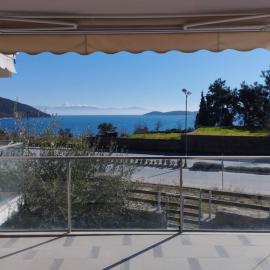 Peramos View Luxury Maisonette, hotel in Nea Peramos