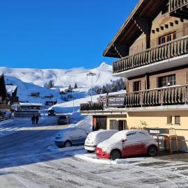 Freeride Hostel Restaurant & Camps