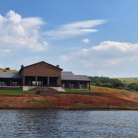 Golden Treasure - OFF GRID, hotel in eMalahleni