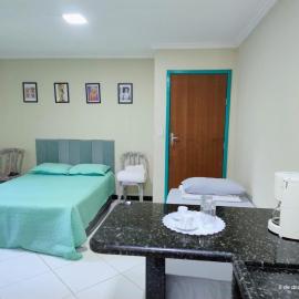 Kitnetes Mobiliadas, hotel en Castelo