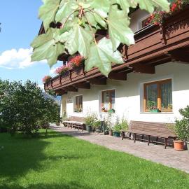 Haus Kristall, hotel in Uderns