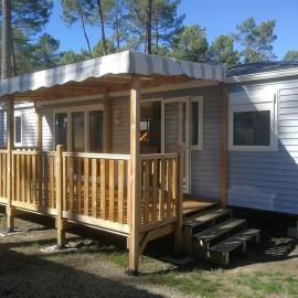 Bungalow Natherem, 3ch dont 1 suite parentale, 2 sdb à Saint Julien en Born dans camping 4 étoile, hotel in Saint-Julien-en-Born