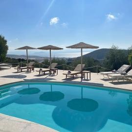 Villa Mikro Chorio, khách sạn ở Kóstos