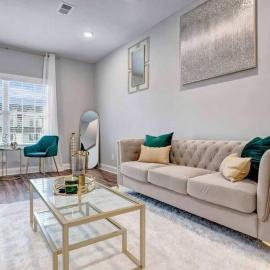 A Taste of Luxe Upscale Condo Near Nashville and Ft Campbell, hotel din Clarksville