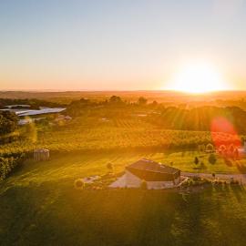 Drifter Studio at Basalt Luxury Accommodation、Canobolasのホテル