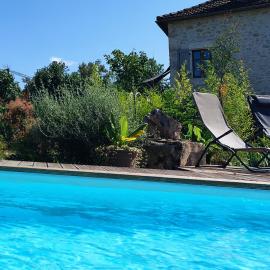 A deux pas de St Cirq Lapopie , Gite des Murets de l'isa, hotel in Esclauzels