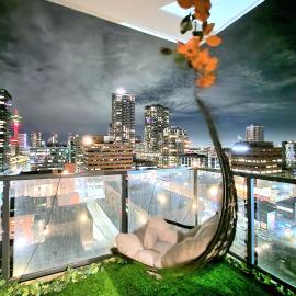 Luxurious Downtown condo with spectacular views, viešbutis Kalgaryje