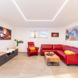 McHome Neues und sonniges Doppelhaus, Top 2 mit grossen Garten und E-Ladestation in Dobl bei Graz, hotel en Dobl