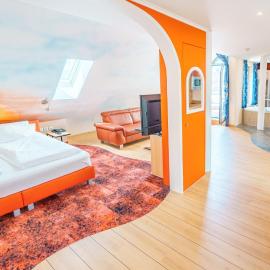 Penthouse mit Whirlpool, Sauna, Dachterrasse und Schwedenofen, air-condition, hotel em Altötting
