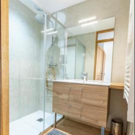 Le Puy De Dome, hotel in Montaigut-le-Blanc