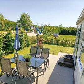 Do's Chalets, hotel di Baarland