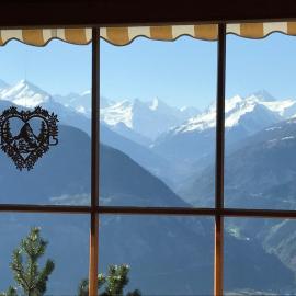 Beautiful chalet with exceptional view, hotel u gradu Kran-Montana
