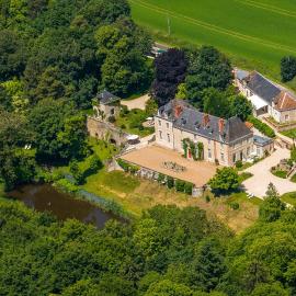 Château de la Huberdière, hotel din Nazelles