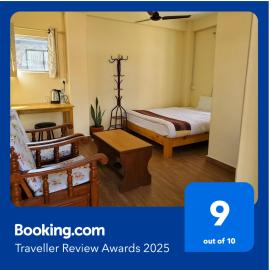Santoshi Guest House and Yoga Center, hotel a Pokhara