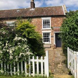 Country cottage close to the sea