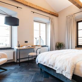 Schwarzer Adler - Concept Living