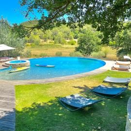 Villa Provençale - Rognes campagne d'Aix en Provence, hotel v destinácii Rognes