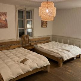 Old Rustic Simple Swiss Flat 60m2 Authentic Center Burgdorf Parking Small Bath, Hotel in Burgdorf