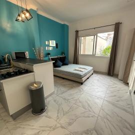 La maison de Julia menton studio bleuté, hôtel à Menton