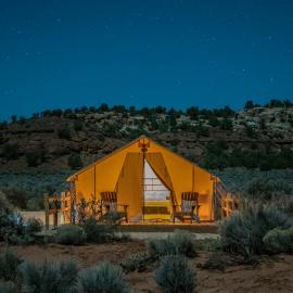 BaseCamp 37°, готель у місті Канаб