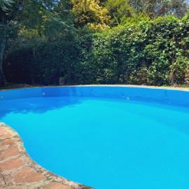 Casa quinta con gran parque, pileta y parrilla a 15 min del aeropuerto, Hotel in La Unión