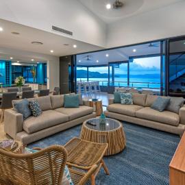 Edge 16 - Hamilton Island - Waterfront, Golf Buggy and Sea Views, hotel in Hamilton Island
