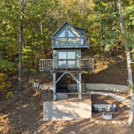 CloudPointe Retreat Treehouse, khách sạn ở Stanardsville