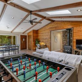 Timber Lodge, hotel i Lakehead