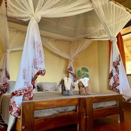 Bwana Tembo Safari Camp, hotelli kohteessa Paraa