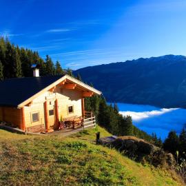 Chalet Nase at 1700m in the Zillertal, hotel a Grün
