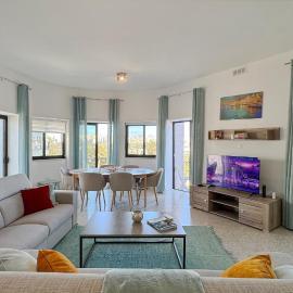 Spaciously Cosy 3BD Accomodation in Ta Xbiex - Yacht Marina & Valletta Views
