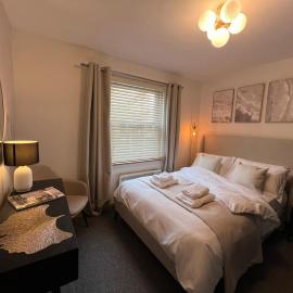 2 Bedroom Apartment 11 Minutes From Stansted Airport, hotel in Great Dunmow