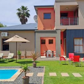 Karoo Sun Guest House, hotel in Oudtshoorn