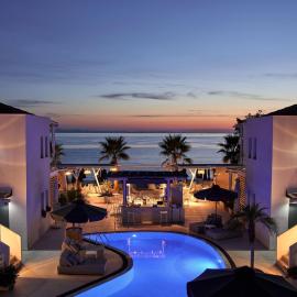Icon Suites by the sea, hotel in Potos