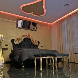 Red Rose Exclusive Rooms
