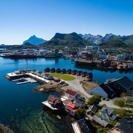 Svolvær Havn Waterfront Villa – hotel w mieście Svolvær