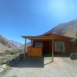 Hermosa cabaña con tinaja para 4 personas - Cochiguaz -Valle de Elqui, hotel i Monte Grande