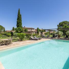 Mas Oréa côté piscine, hotel a Gordes