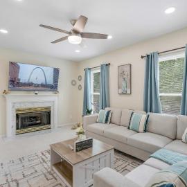 Modern 4BR Retreat with Free Parking in Prime CWE!
