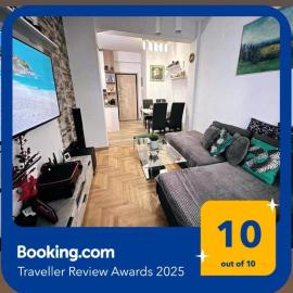 New condo Athens Kallimarmaro, hotel in Athene