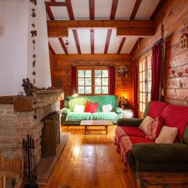 Charmant Chalet Cosy au Cœur du Vercors, hotel u gradu 'Rencurel'