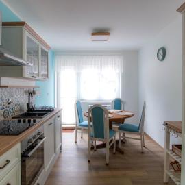 Apartma Rogla Relax, hotel in Oplotnica