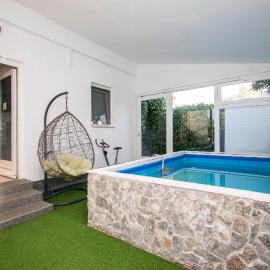 House Kala, hotel in Brodarica