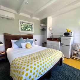 Snap-Worthy Stay Steps From Downtown 1BR 1BA, hotelli kohteessa Solvang