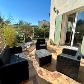Bel appartement de quartier, terrasse et jardin