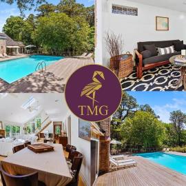 Villa Sofia East Hampton - Exclusive Vacation Rental with Pool, хотел в Freetown