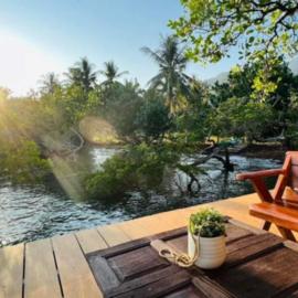 ชานไม้ ใน เล เกาะช้าง, hotel in Ban Dan Kao