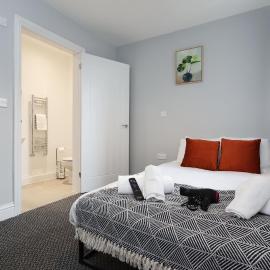 Private En-Suite - Fridge - Smart TV - Work Stay