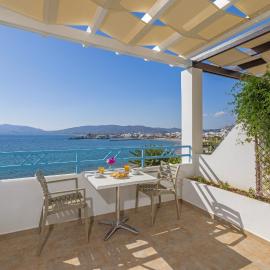 Haraki Memories Beach Studios، فندق في شاراكي