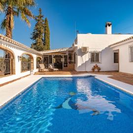 Awesome Home In Guaro, hotel din Guaro